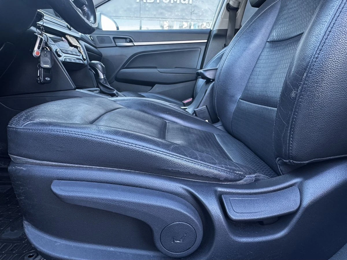 Hyundai Elantra, 2016г, передний привод, автомат
