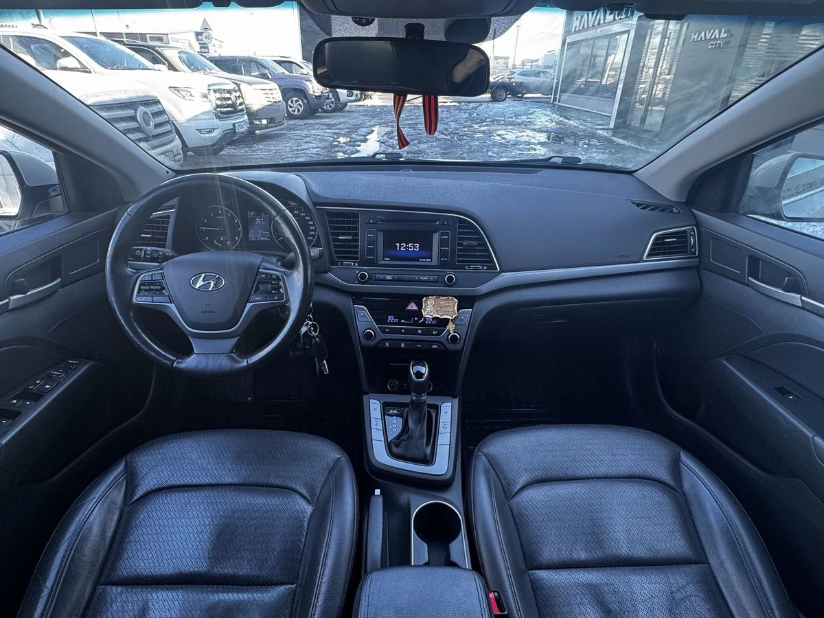 Hyundai Elantra, 2016г, передний привод, автомат