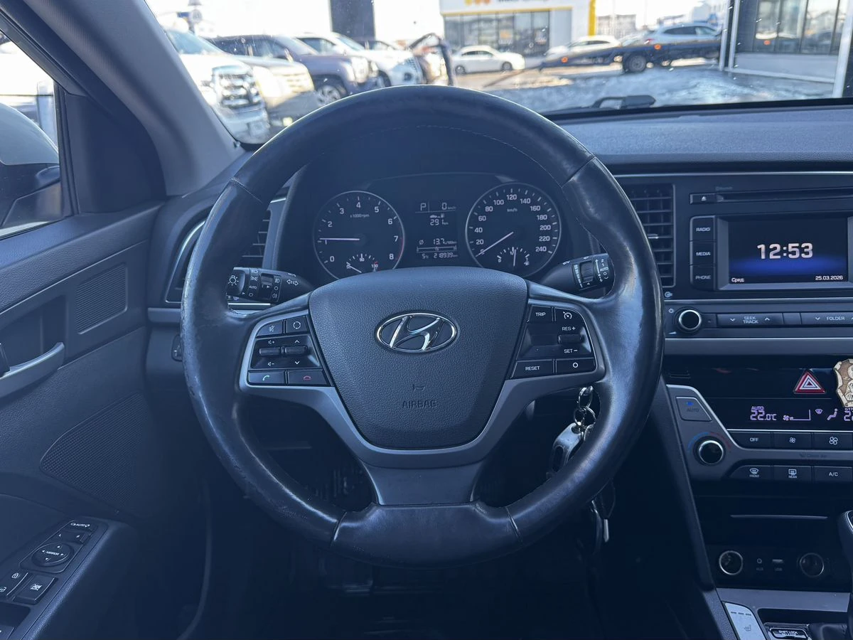 Hyundai Elantra, 2016г, передний привод, автомат