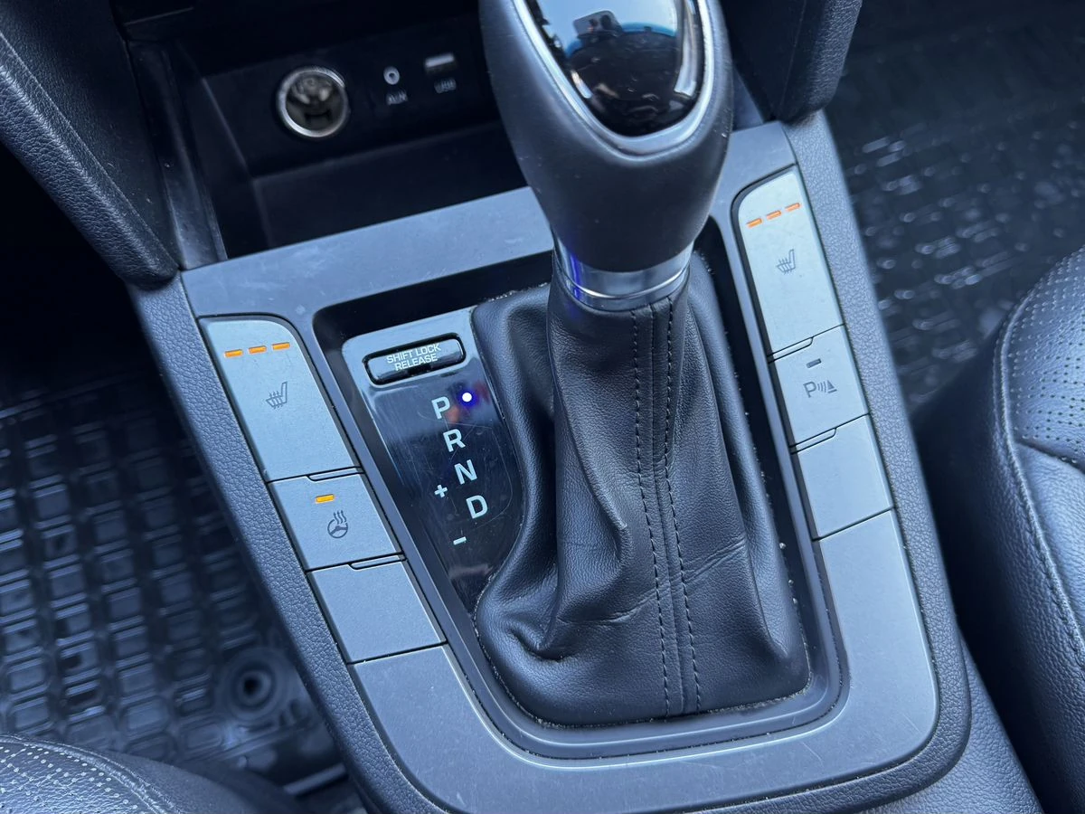 Hyundai Elantra, 2016г, передний привод, автомат