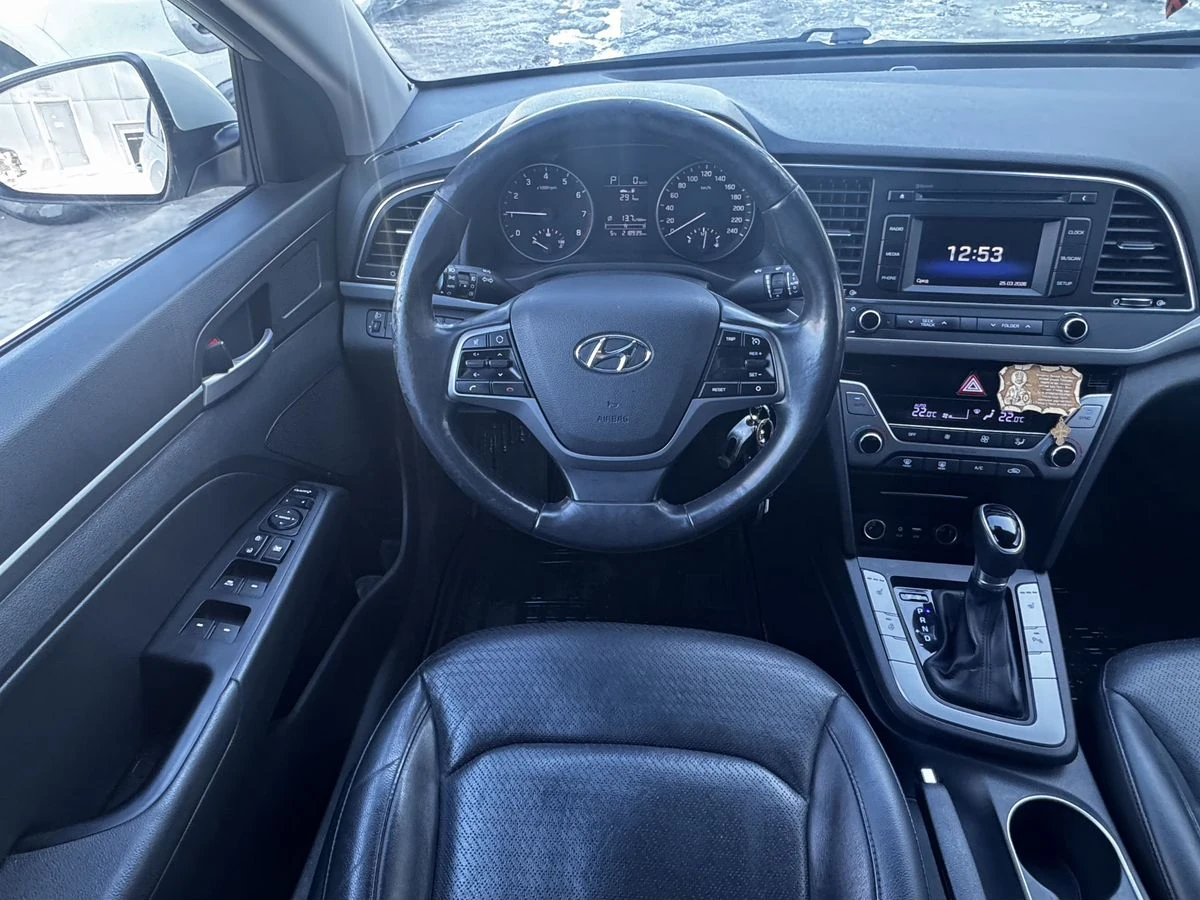 Hyundai Elantra, 2016г, передний привод, автомат