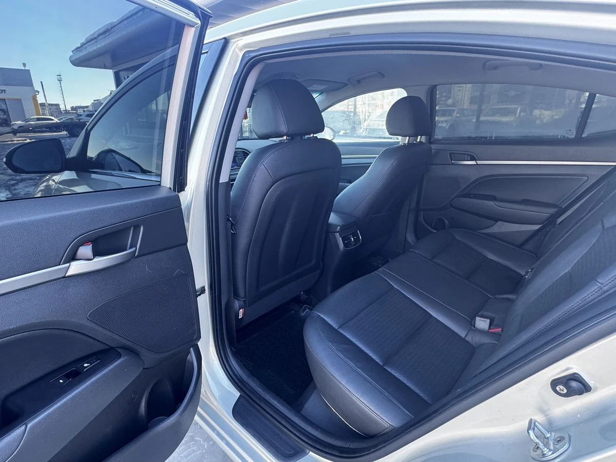 Hyundai Elantra, 2016г, передний привод, автомат