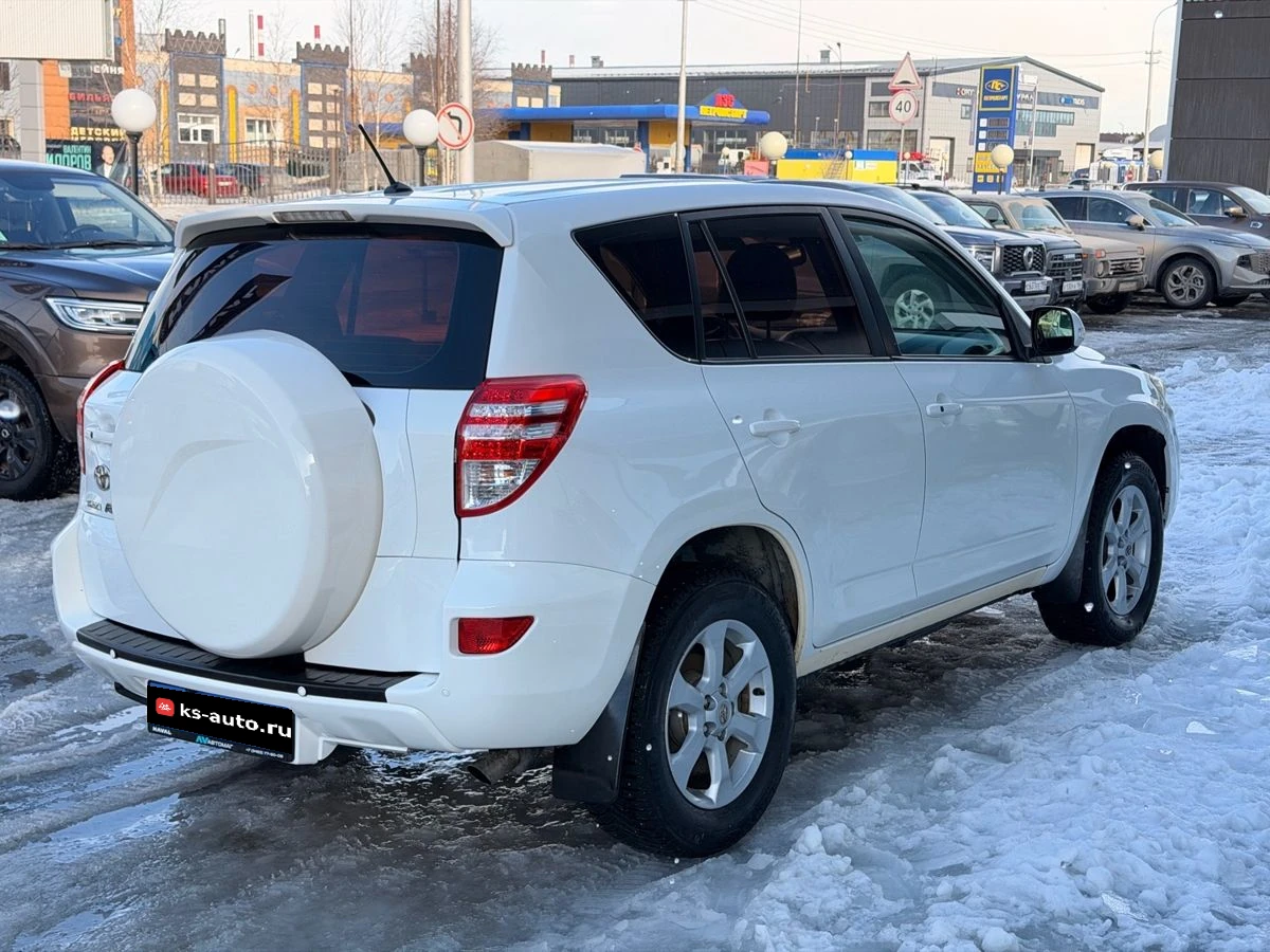 Toyota RAV4, 2011г, полный привод, вариатор