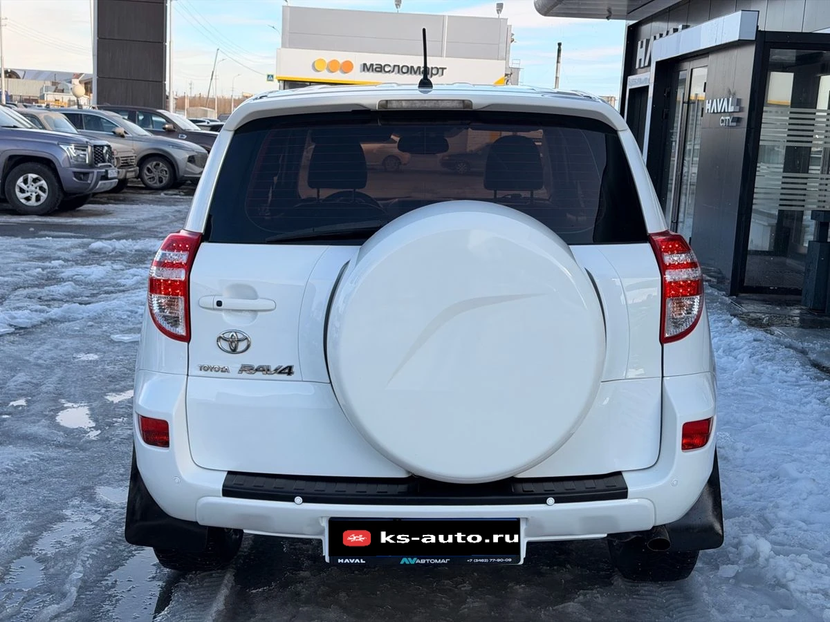 Toyota RAV4, 2011г, полный привод, вариатор