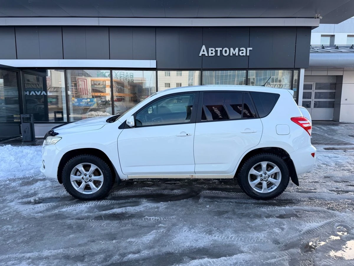 Toyota RAV4, 2011г, полный привод, вариатор