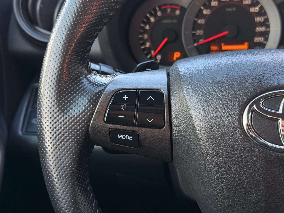 Toyota RAV4, 2011г, полный привод, вариатор