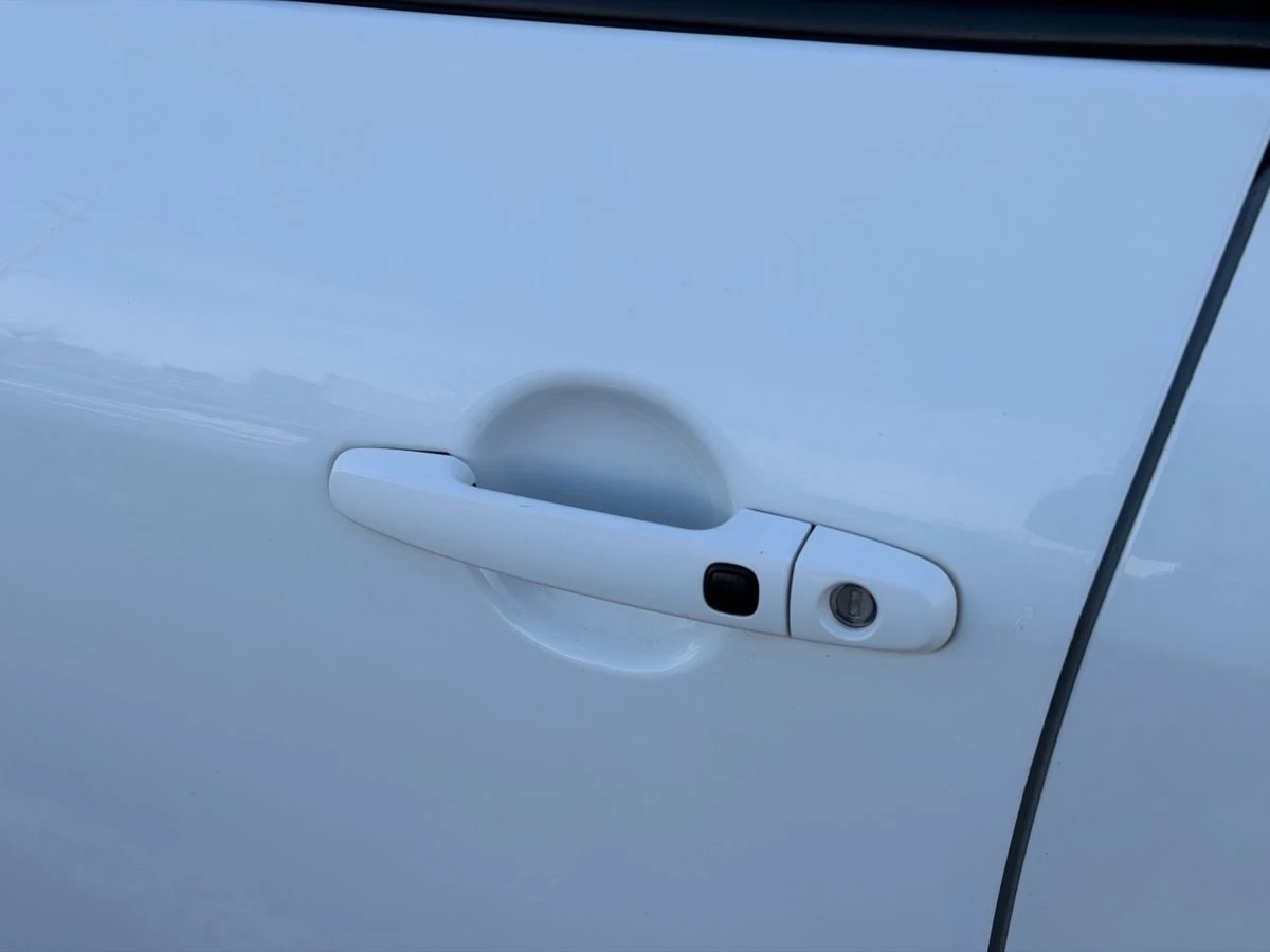 Toyota RAV4, 2011г, полный привод, вариатор