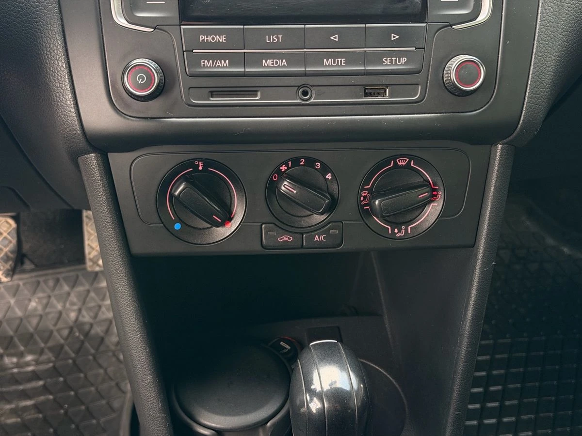 Volkswagen Polo, 2016г, передний привод, автомат