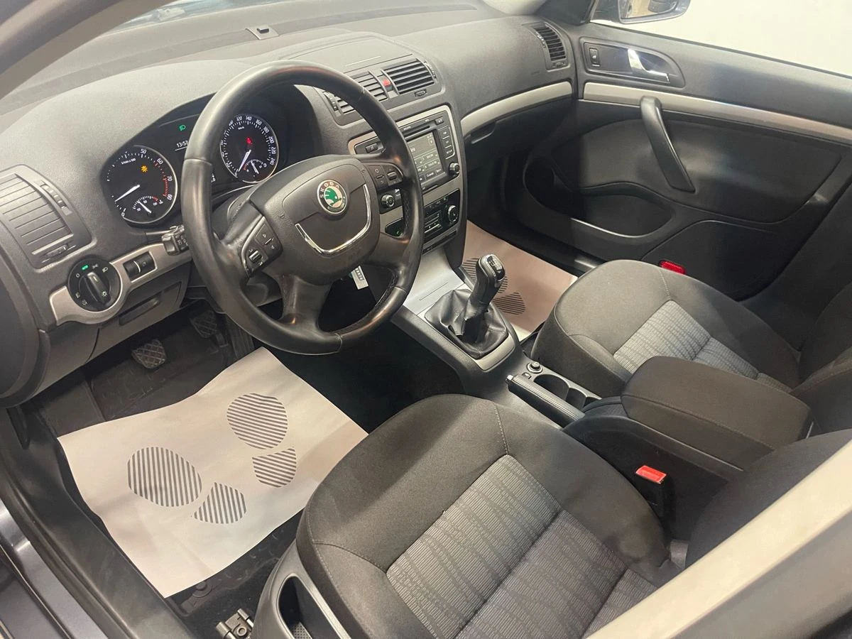 Skoda Octavia, 2011г, передний привод, механика