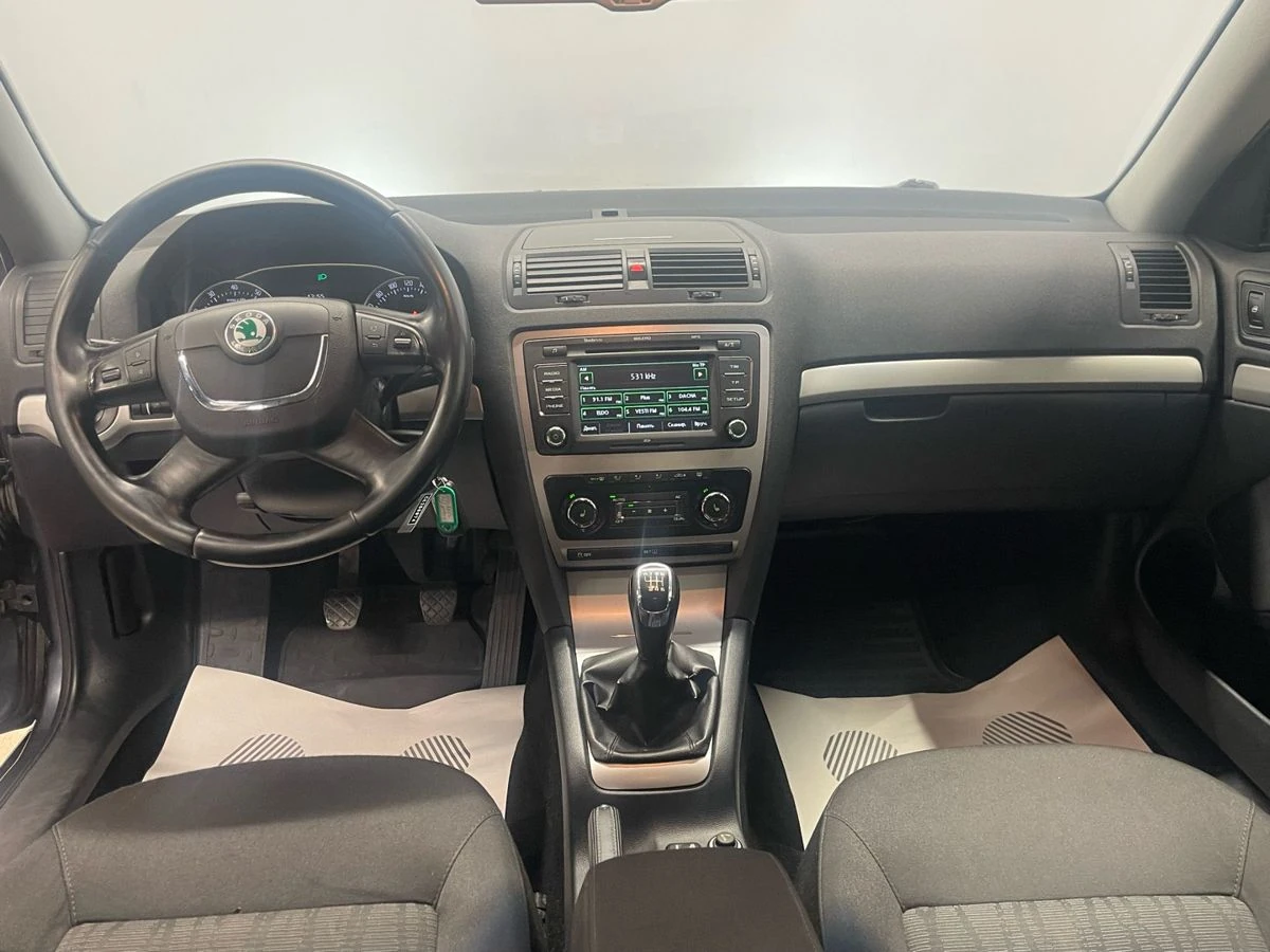 Skoda Octavia, 2011г, передний привод, механика