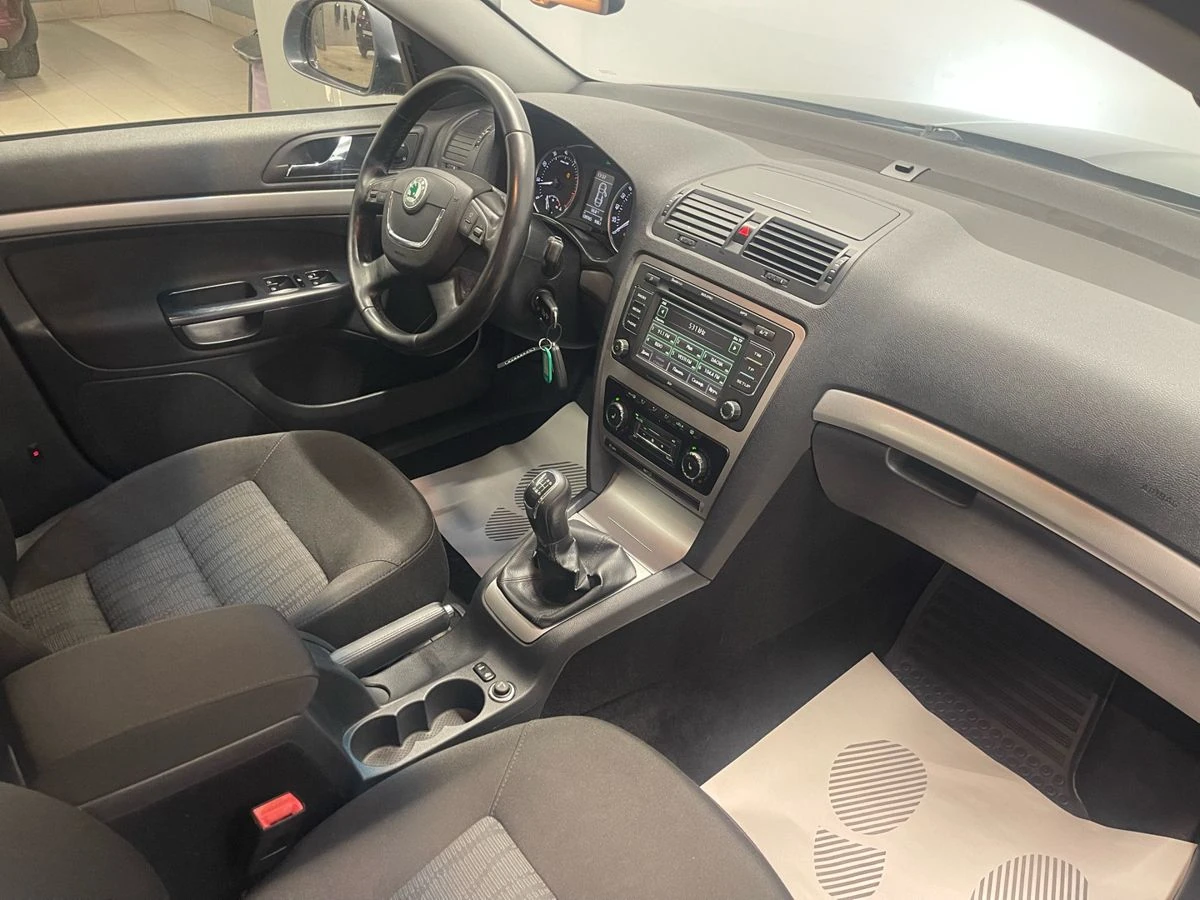 Skoda Octavia, 2011г, передний привод, механика