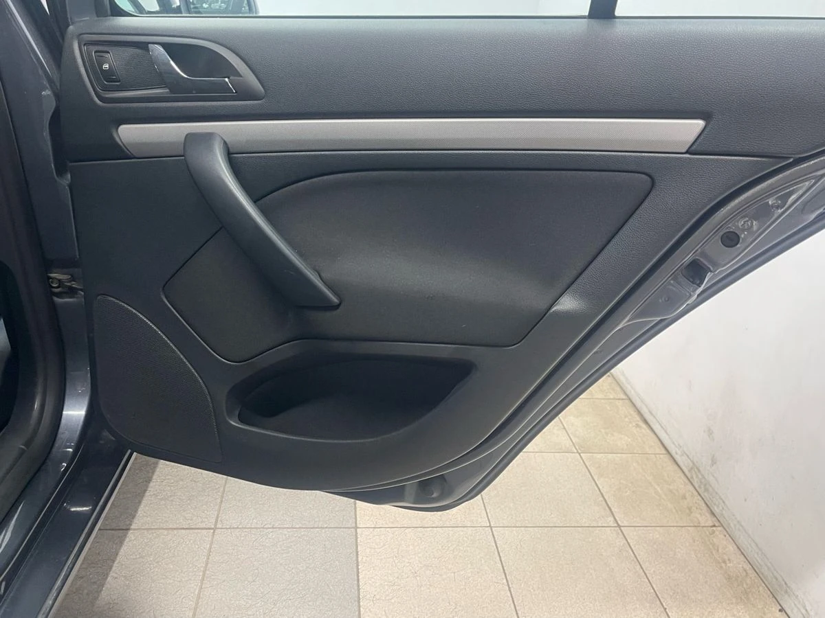 Skoda Octavia, 2011г, передний привод, механика