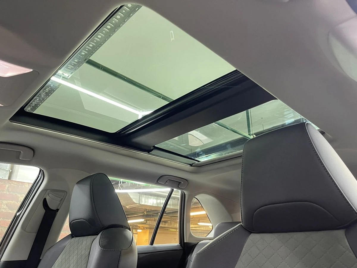 Toyota RAV4, 2025г, полный привод, вариатор