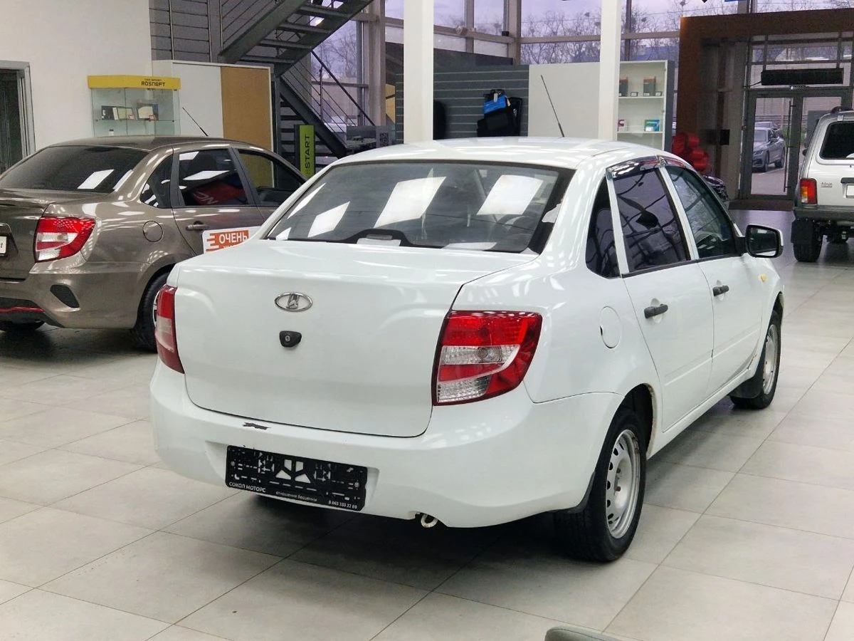 Lada (ВАЗ) Granta, 2015г, передний привод, механика