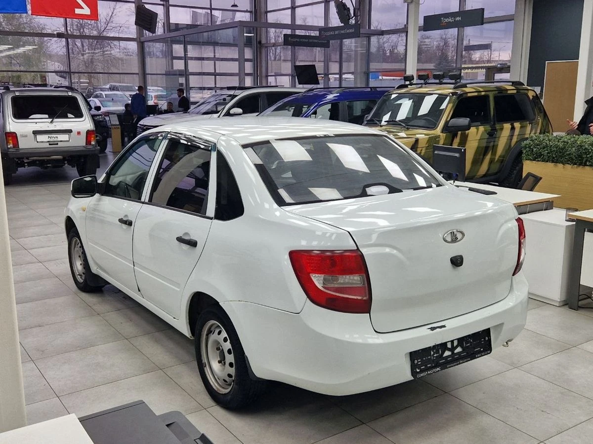 Lada (ВАЗ) Granta, 2015г, передний привод, механика