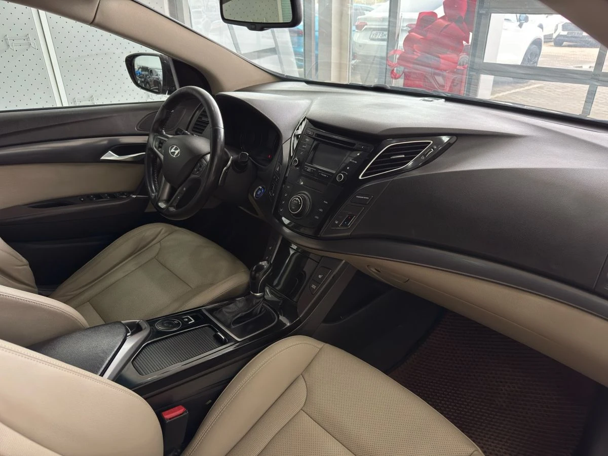 Hyundai i40, 2016г, передний привод, автомат