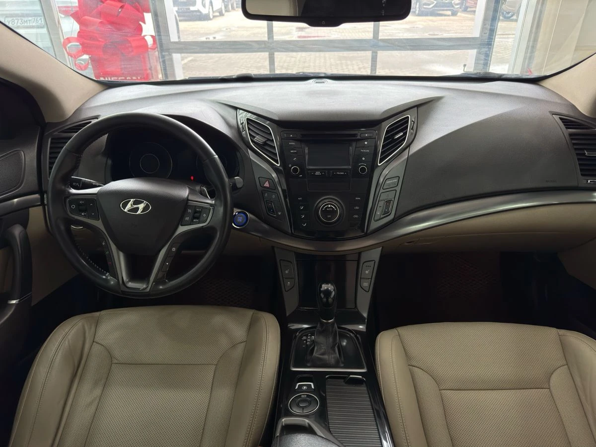 Hyundai i40, 2016г, передний привод, автомат