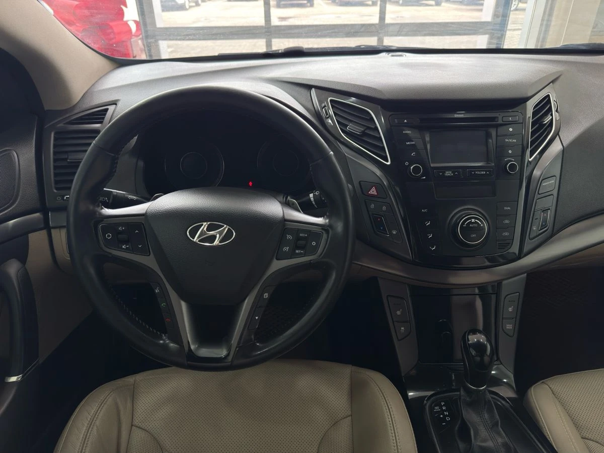 Hyundai i40, 2016г, передний привод, автомат