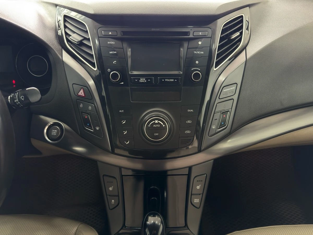 Hyundai i40, 2016г, передний привод, автомат