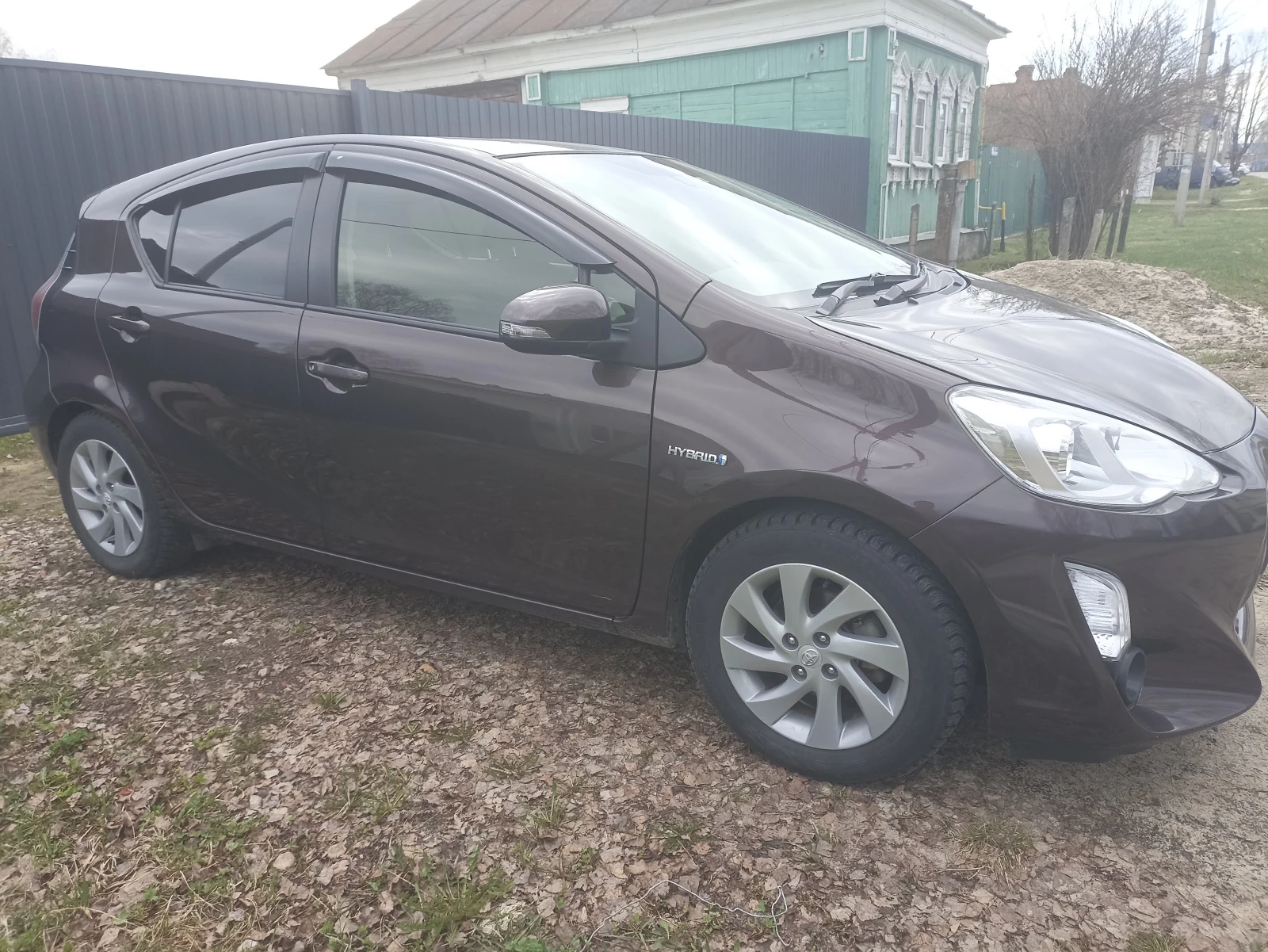 Toyota Aqua, 2017г, передний привод, вариатор