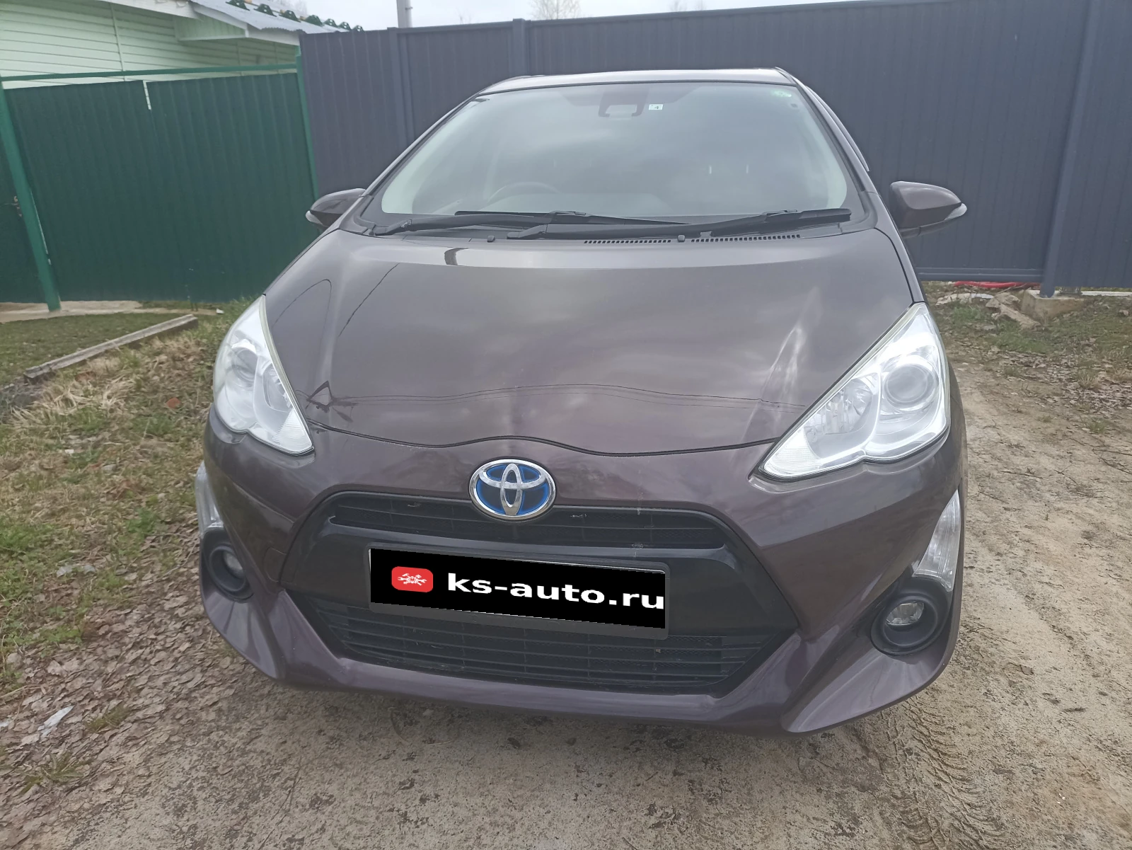 Toyota Aqua, 2017г, передний привод, вариатор