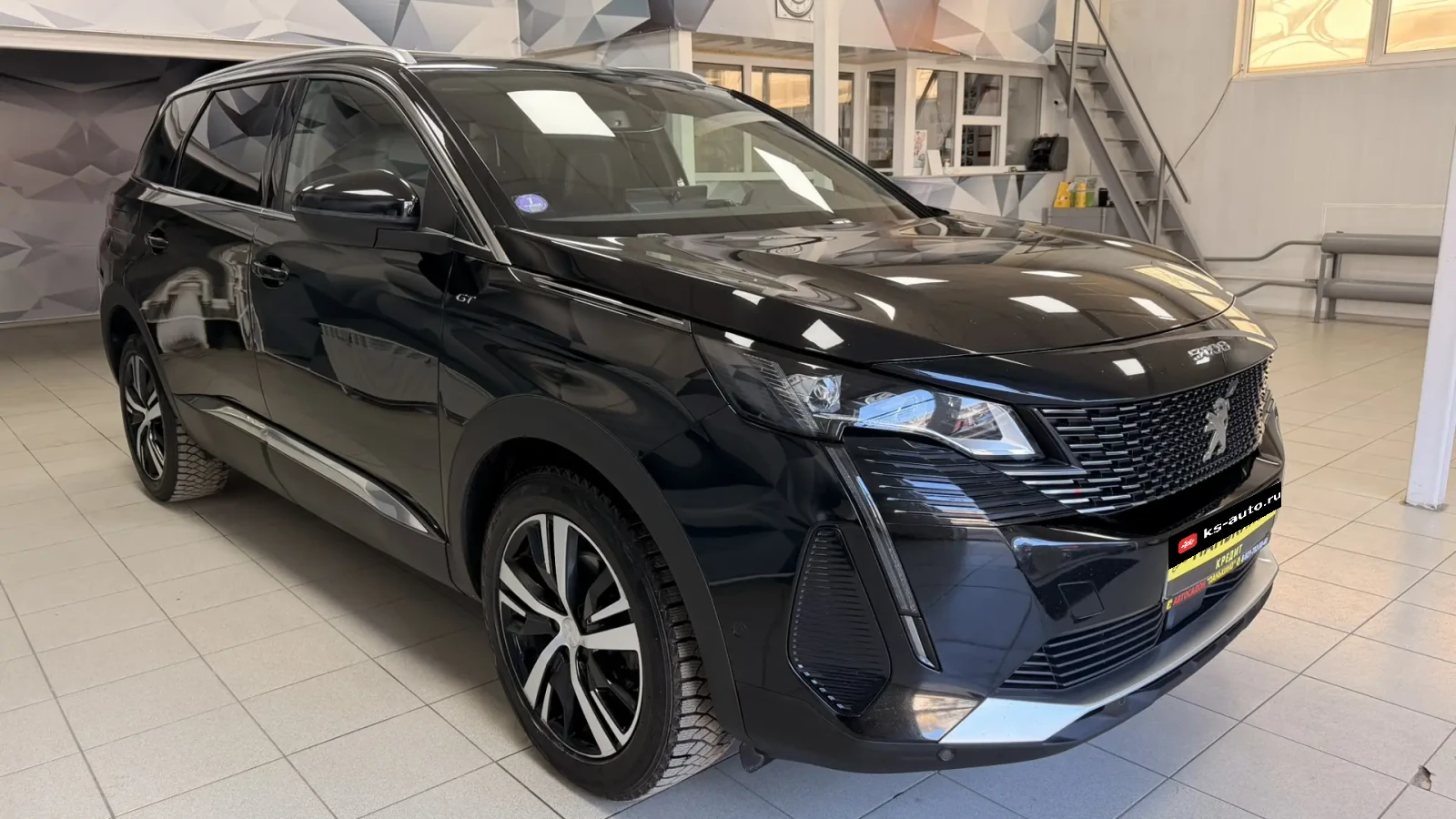 Peugeot 5008, 2022г, передний привод, автомат