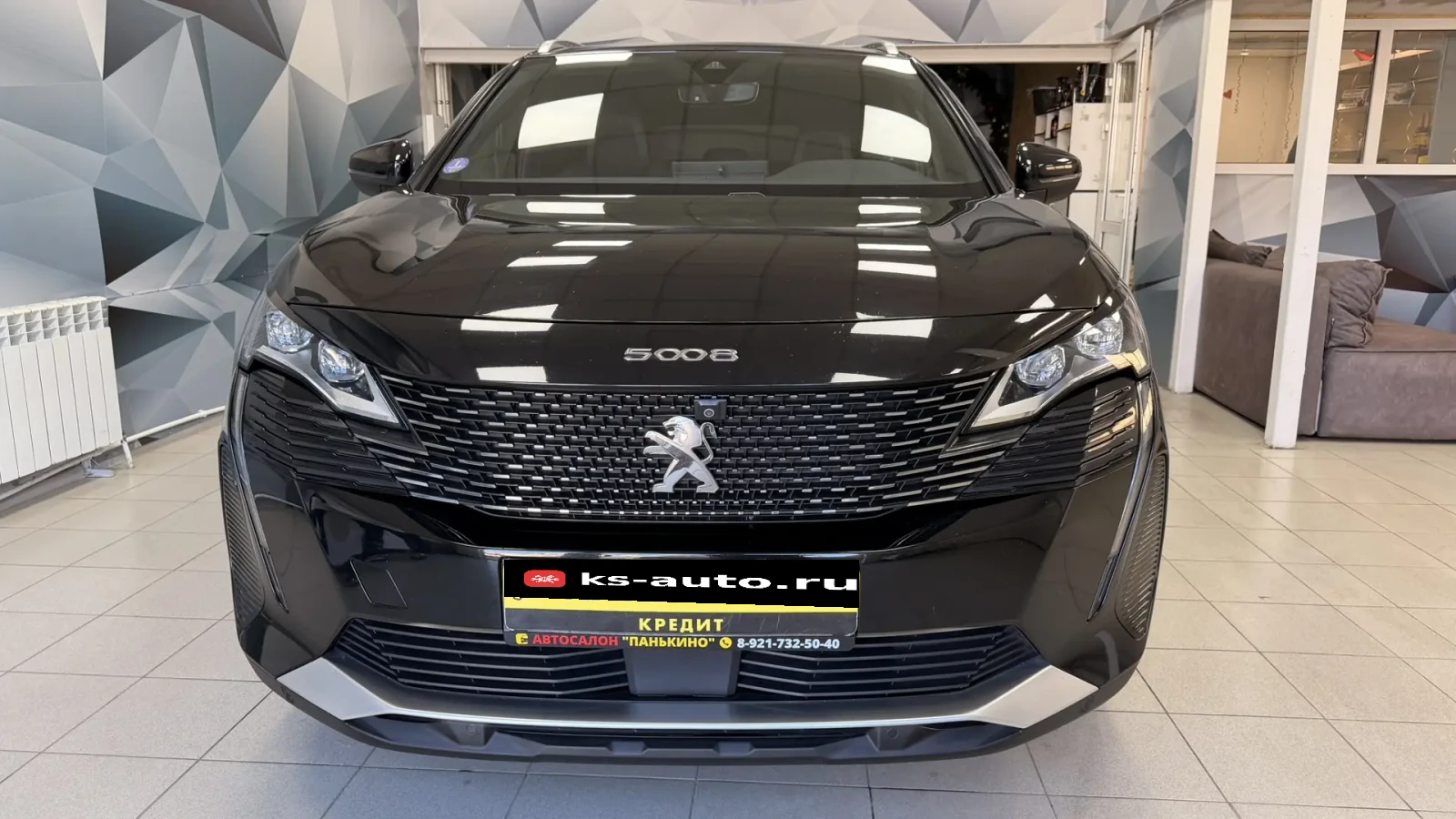 Peugeot 5008, 2022г, передний привод, автомат