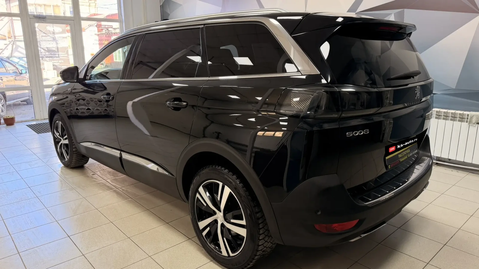 Peugeot 5008, 2022г, передний привод, автомат