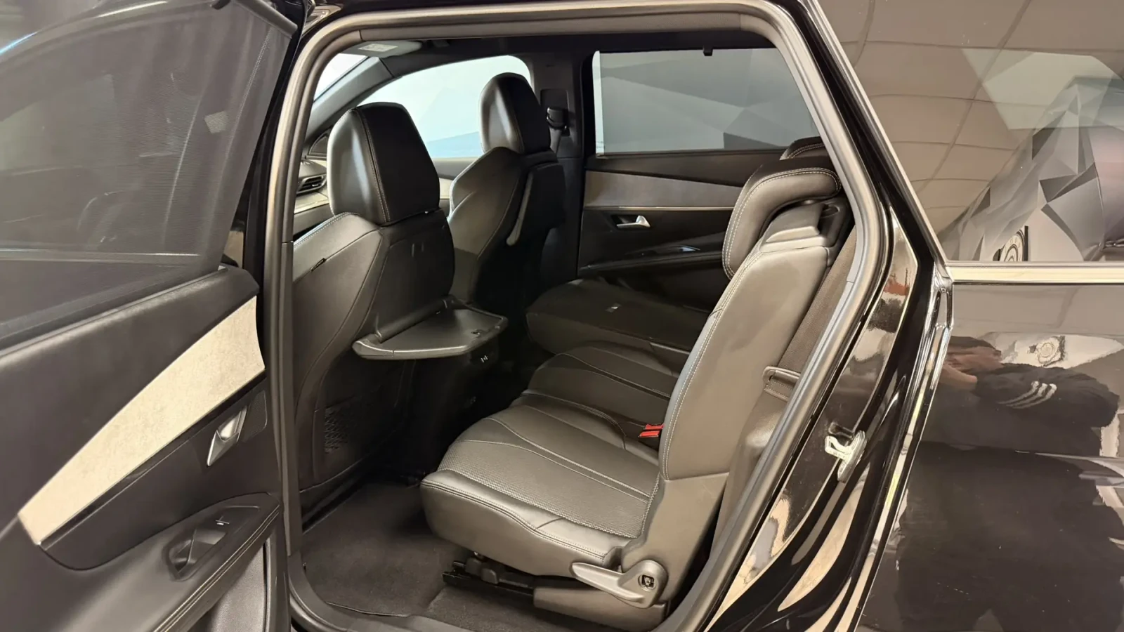 Peugeot 5008, 2022г, передний привод, автомат