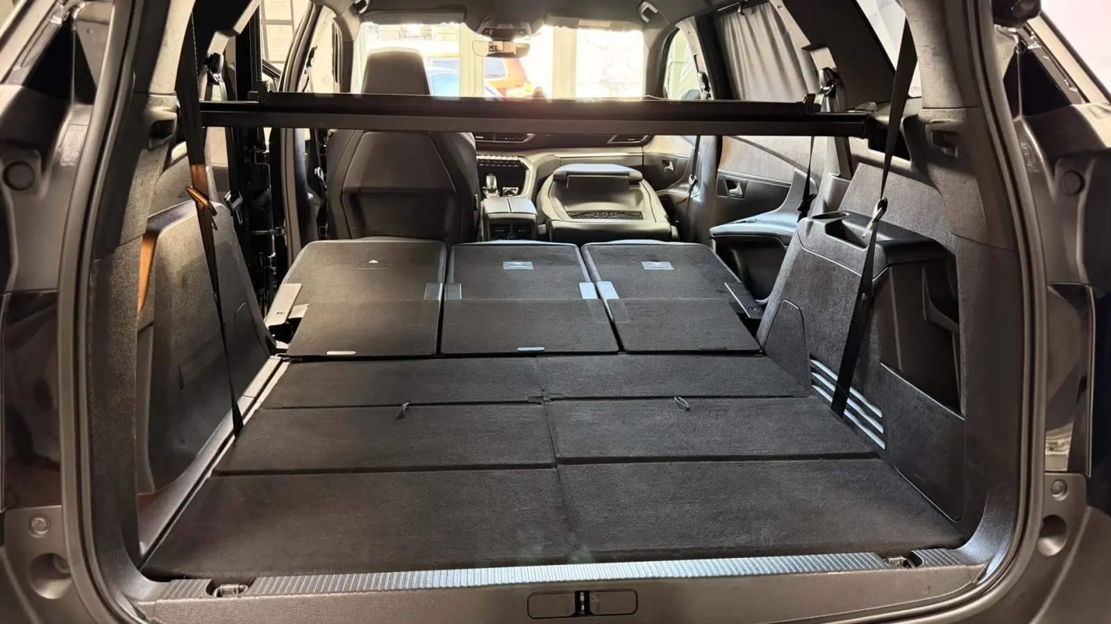 Peugeot 5008, 2022г, передний привод, автомат