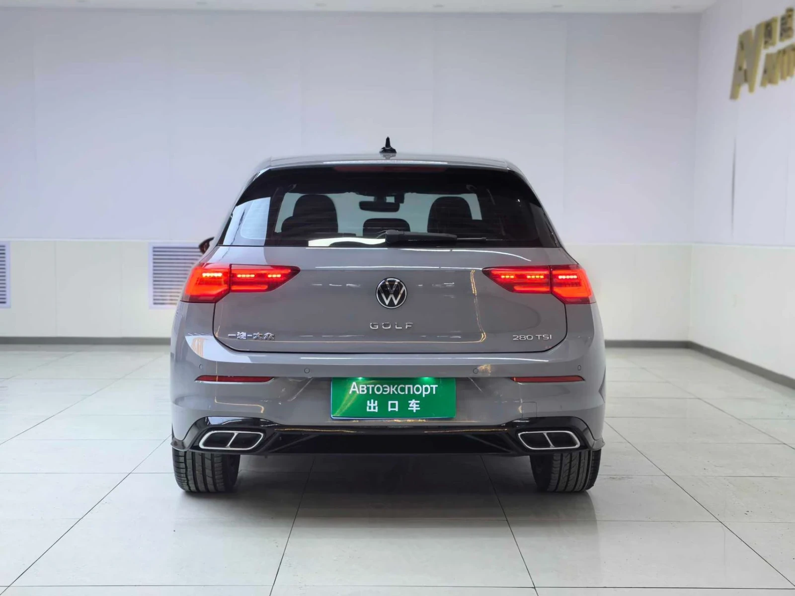 Volkswagen Golf, 2022г, передний привод, робот