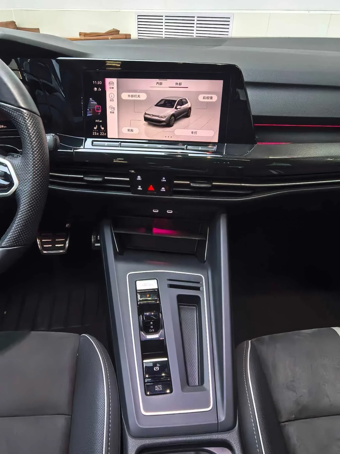 Volkswagen Golf, 2022г, передний привод, робот