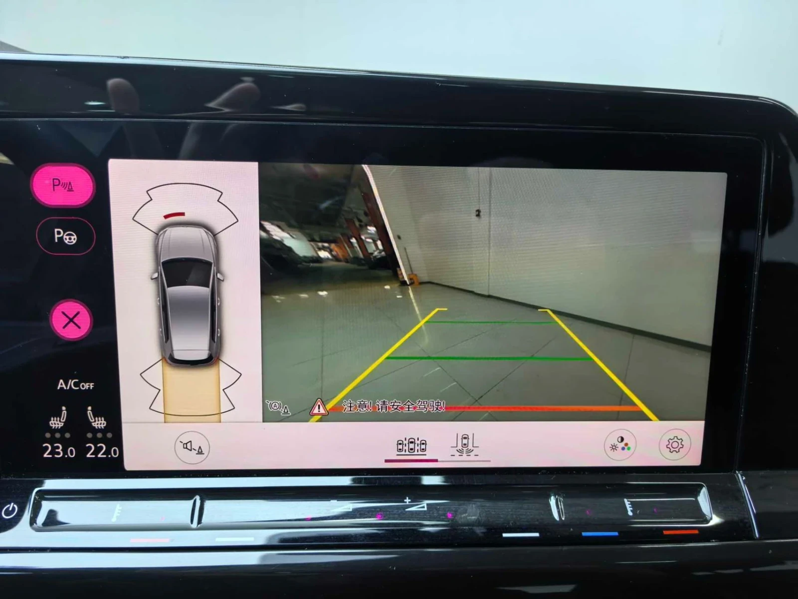 Volkswagen Golf, 2022г, передний привод, робот