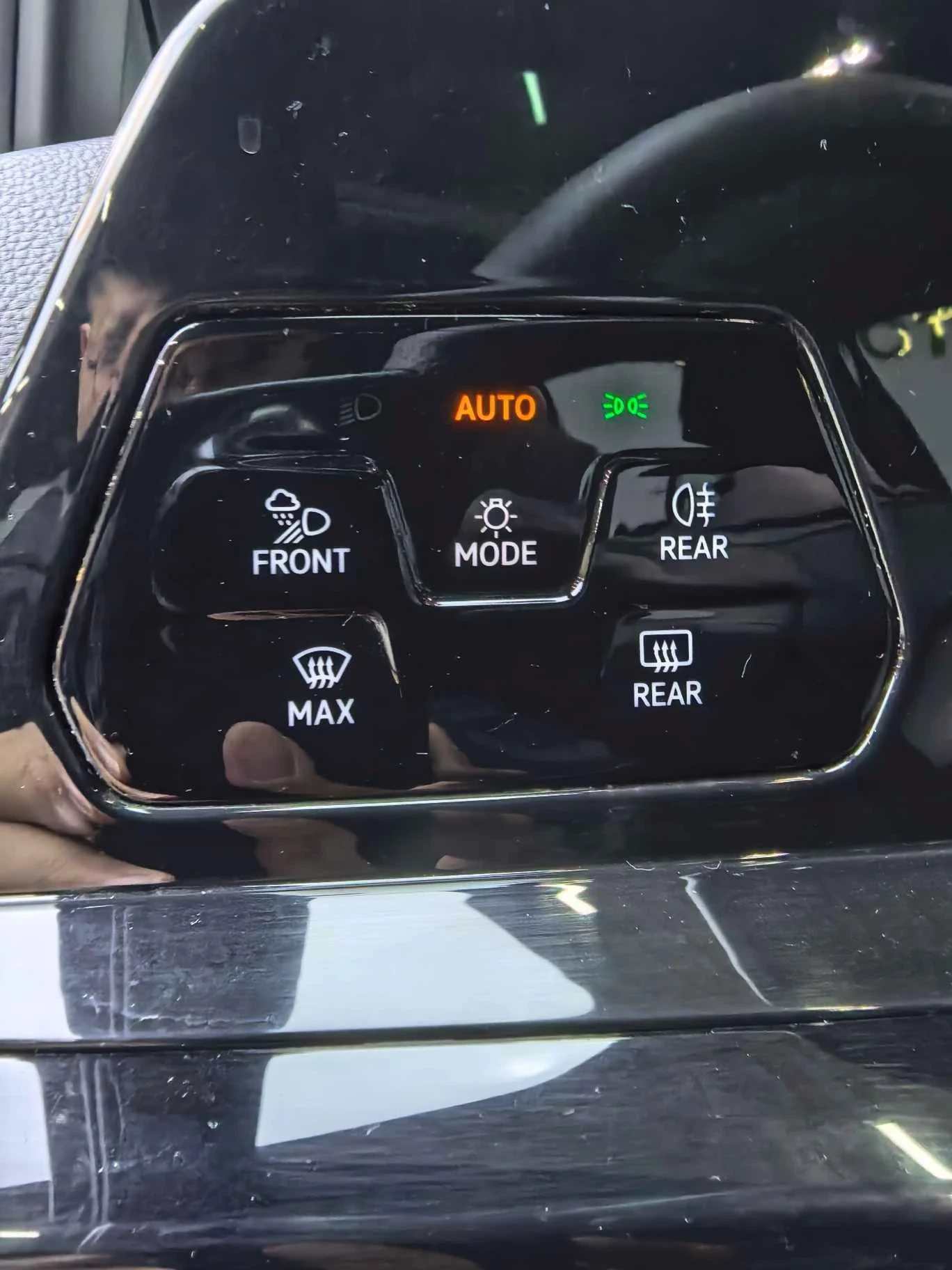 Volkswagen Golf, 2022г, передний привод, робот