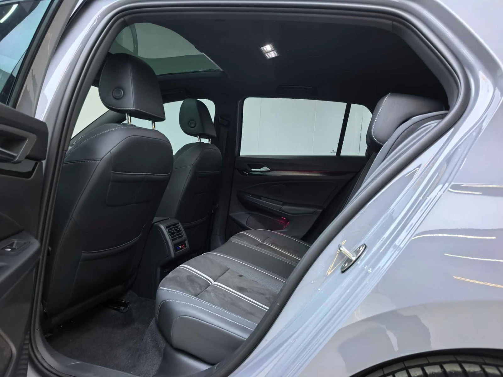 Volkswagen Golf, 2022г, передний привод, робот