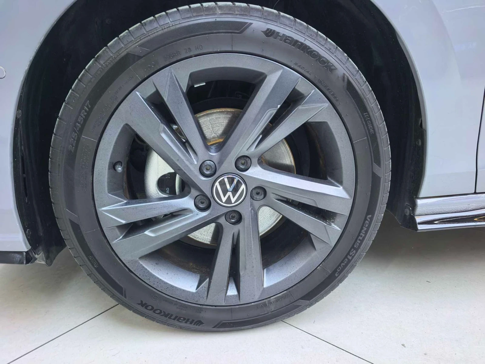 Volkswagen Golf, 2022г, передний привод, робот