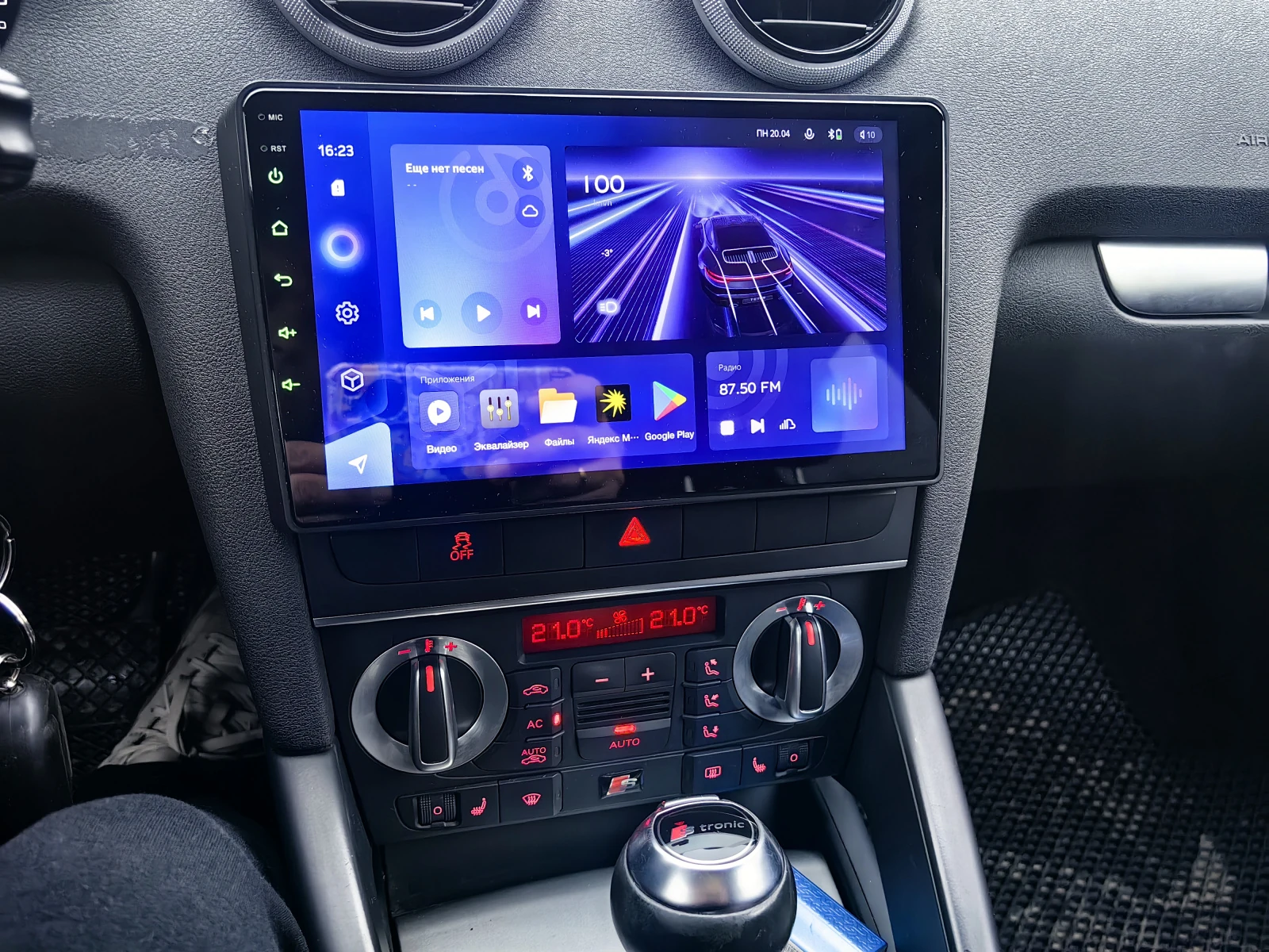 Audi A3, 2011г, передний привод, робот