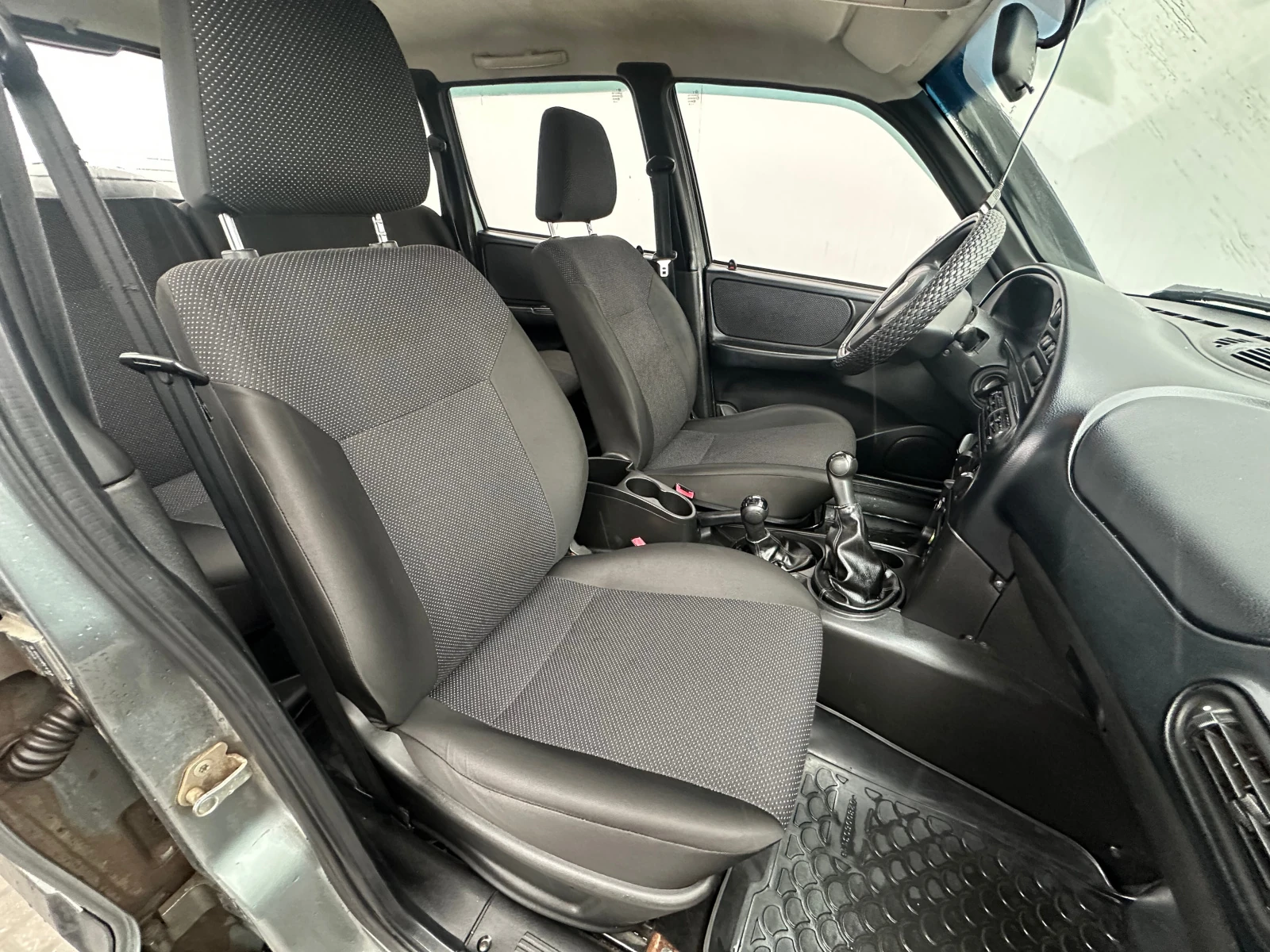 Chevrolet Niva, 2014г, полный привод, механика