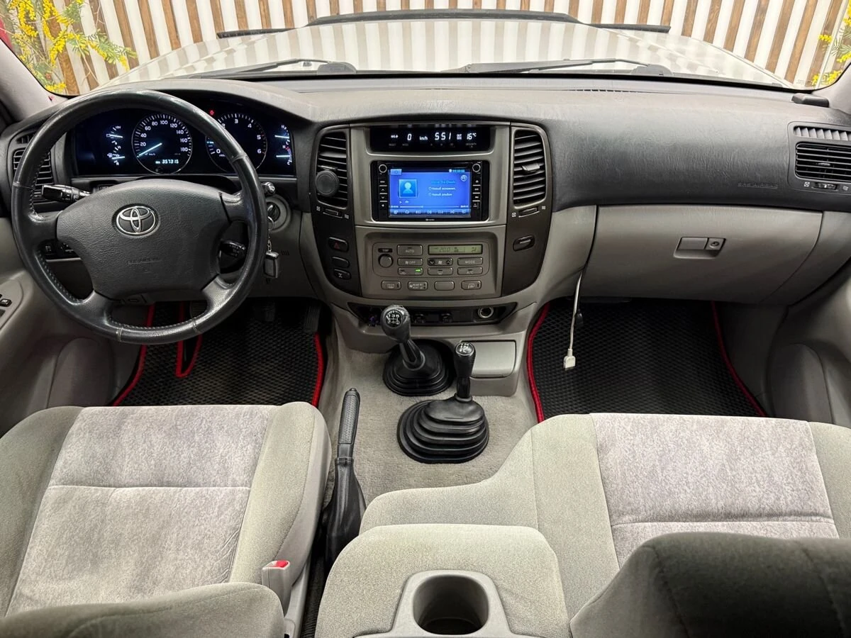 Toyota Land Cruiser, 2006г, полный привод, механика