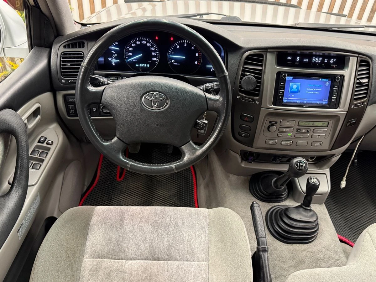 Toyota Land Cruiser, 2006г, полный привод, механика
