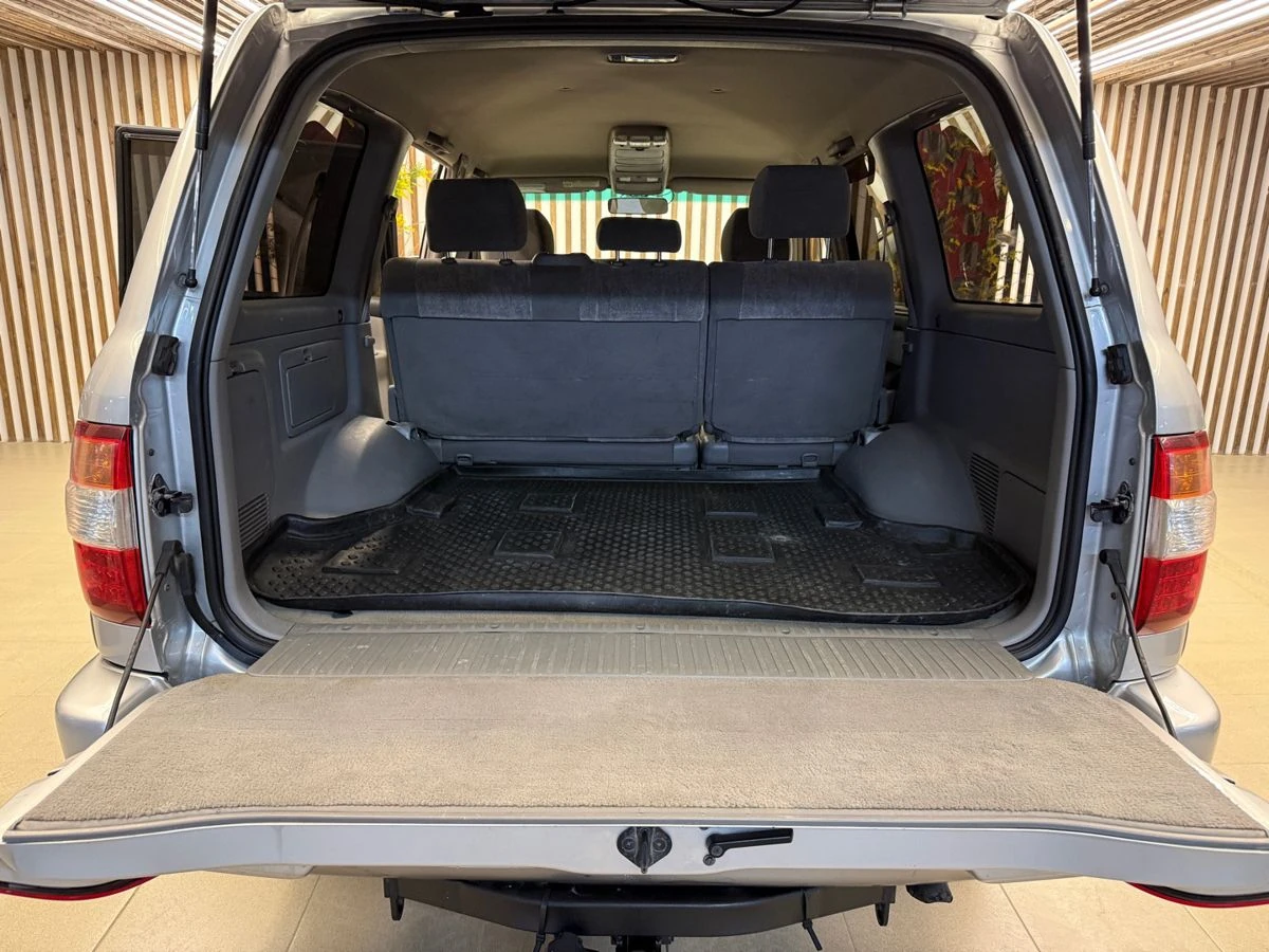 Toyota Land Cruiser, 2006г, полный привод, механика