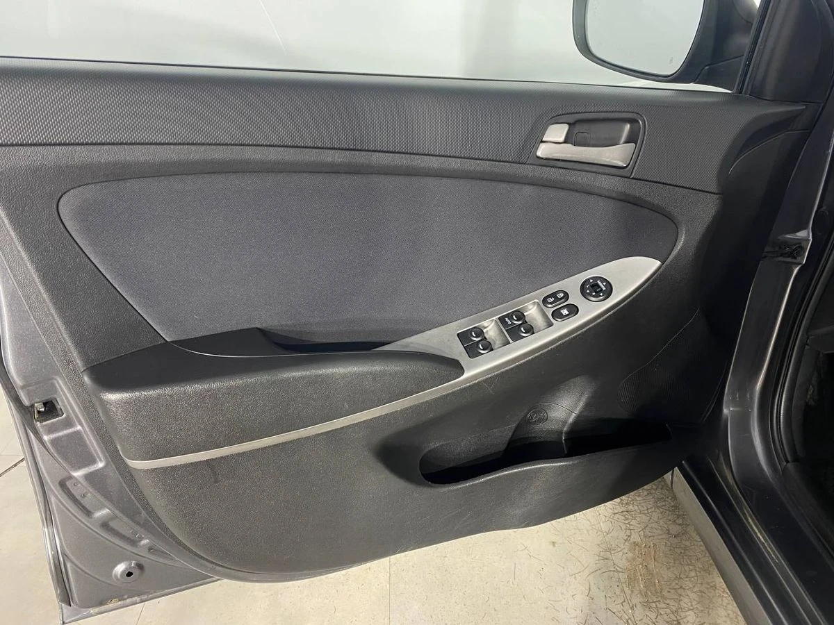 Hyundai Solaris, 2015г, передний привод, автомат