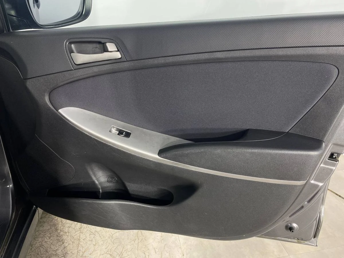 Hyundai Solaris, 2015г, передний привод, автомат