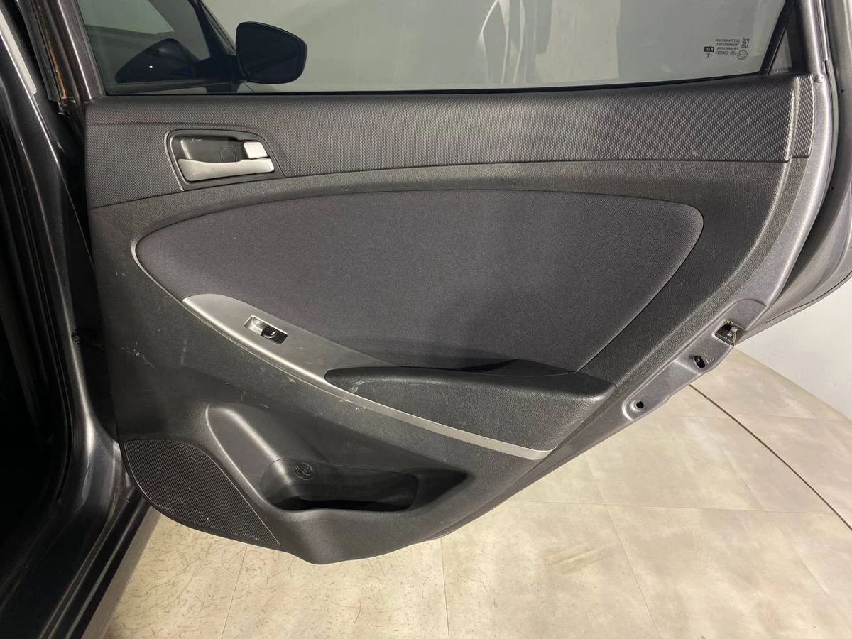 Hyundai Solaris, 2015г, передний привод, автомат