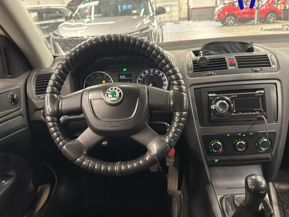 Skoda Octavia, 2012г, передний привод, механика