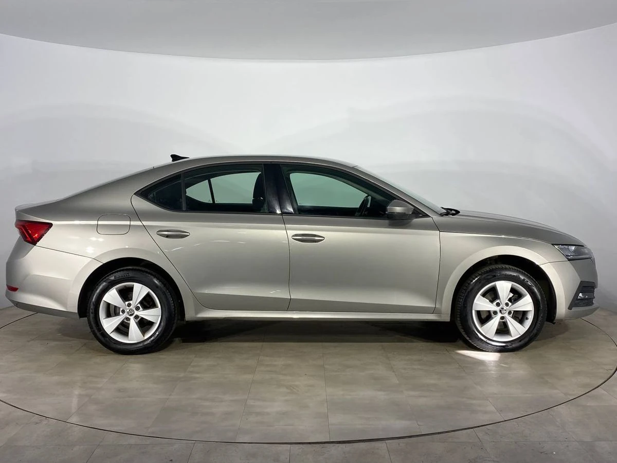 Skoda Octavia, 2021г, передний привод, автомат