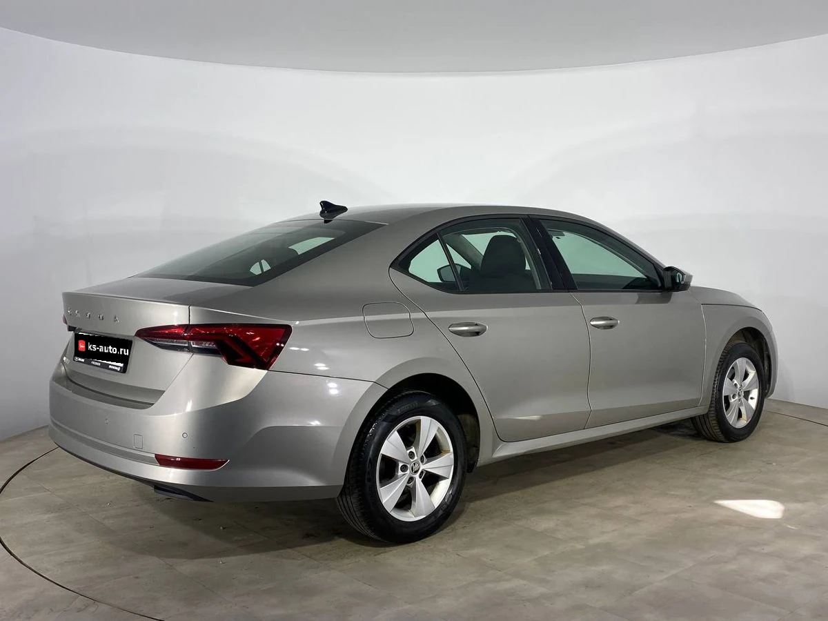Skoda Octavia, 2021г, передний привод, автомат