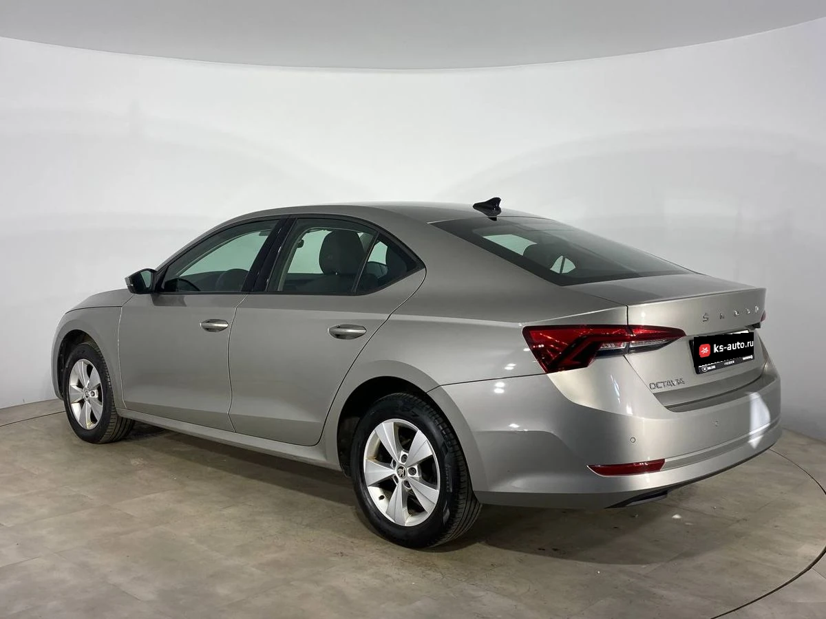 Skoda Octavia, 2021г, передний привод, автомат