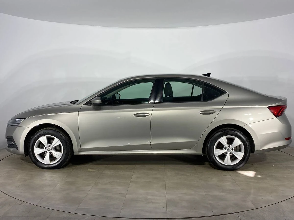 Skoda Octavia, 2021г, передний привод, автомат
