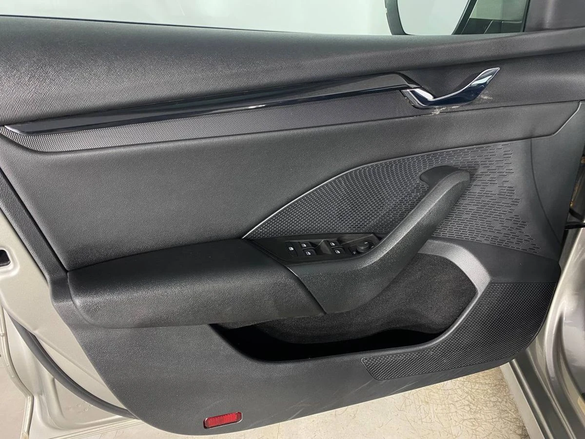 Skoda Octavia, 2021г, передний привод, автомат